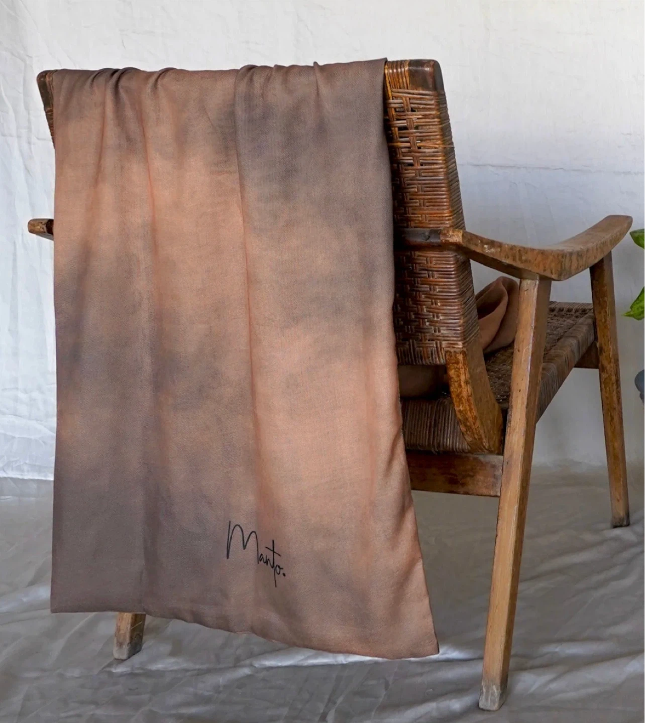 Manto Scarf with Urdu Poetry Calligraphy - photo 3