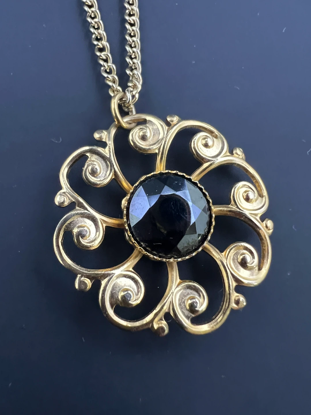 Vintage Filigree Pendant Necklace - photo 2