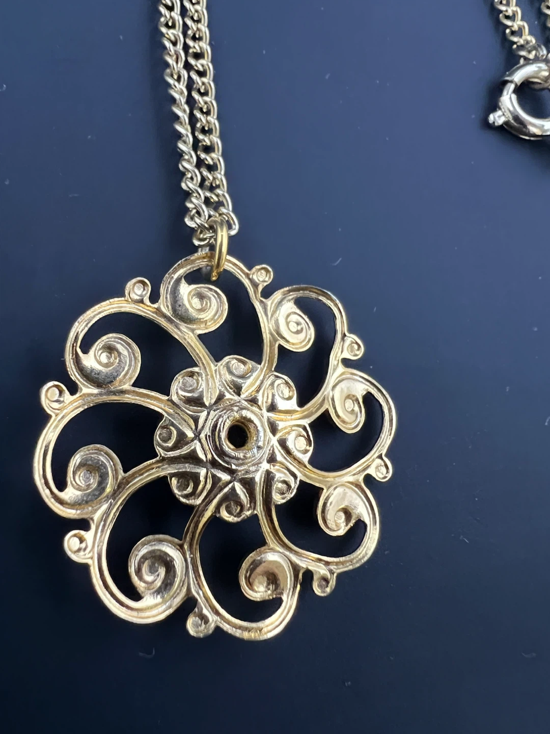 Vintage Filigree Pendant Necklace - photo 3