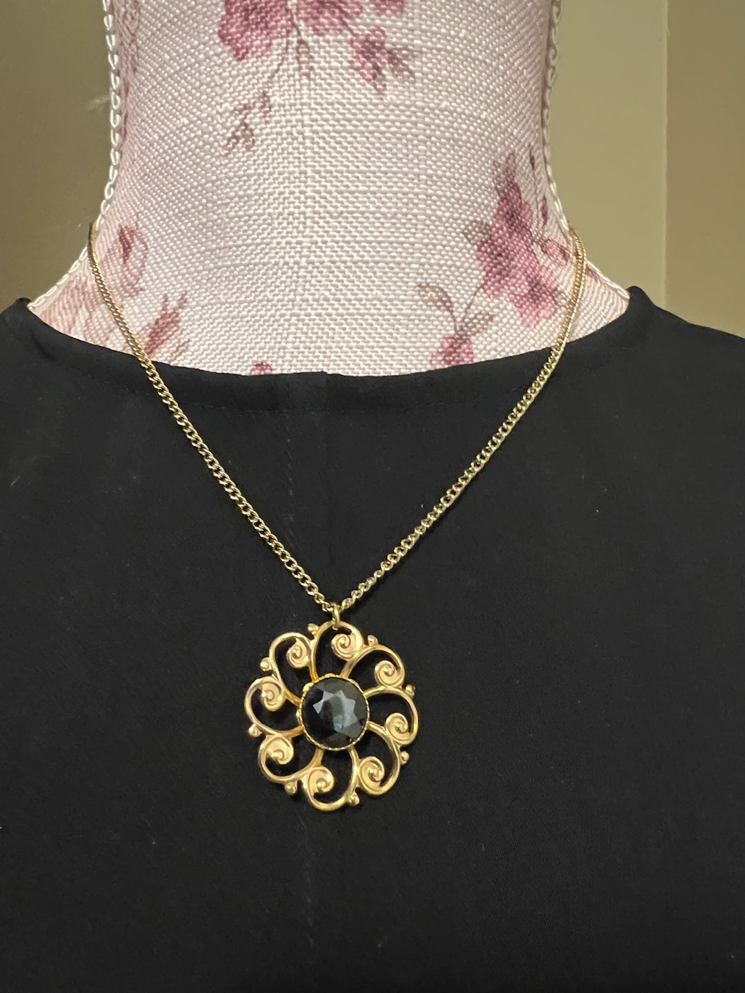 Vintage Filigree Pendant Necklace - photo 5