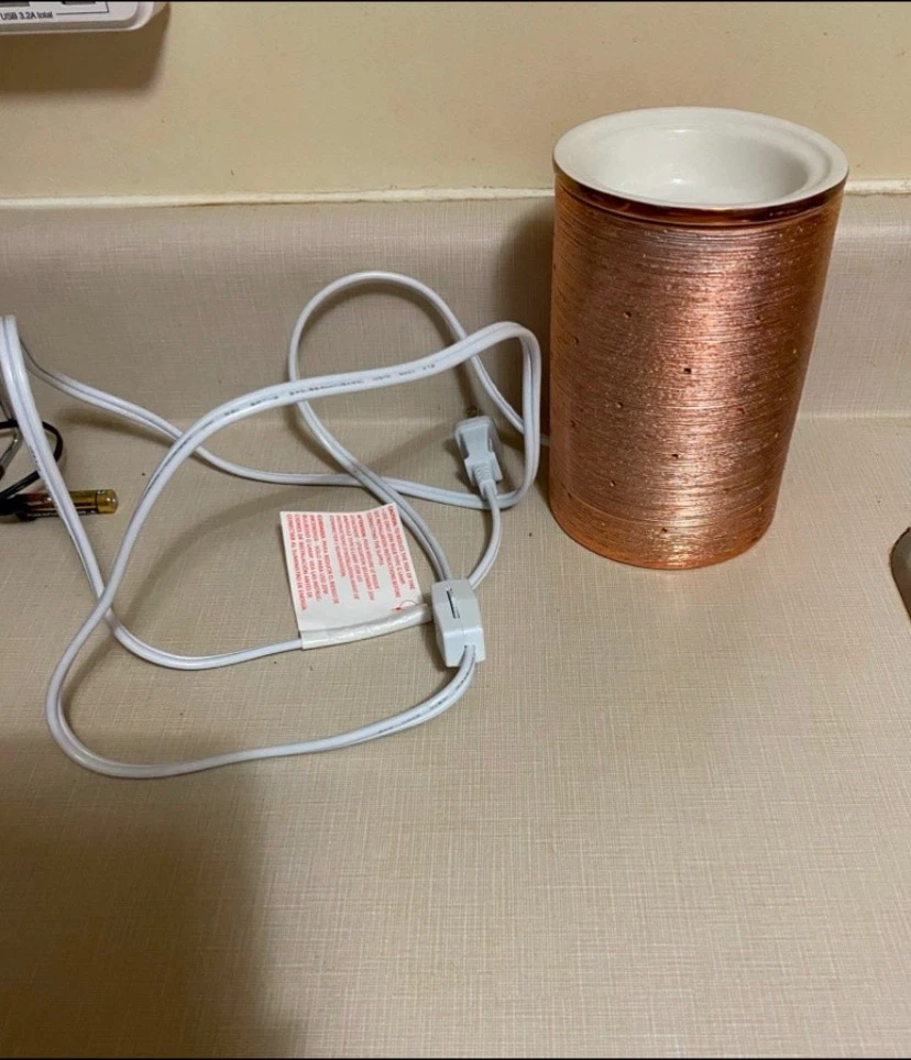Scentsy Etched Core Wax Warmer with 4 Wax Bars - photo 4