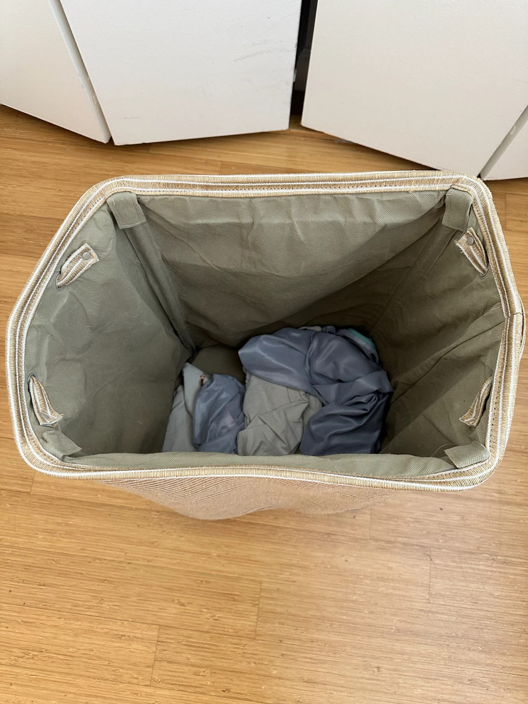Laundry bag with wheels - photo 2