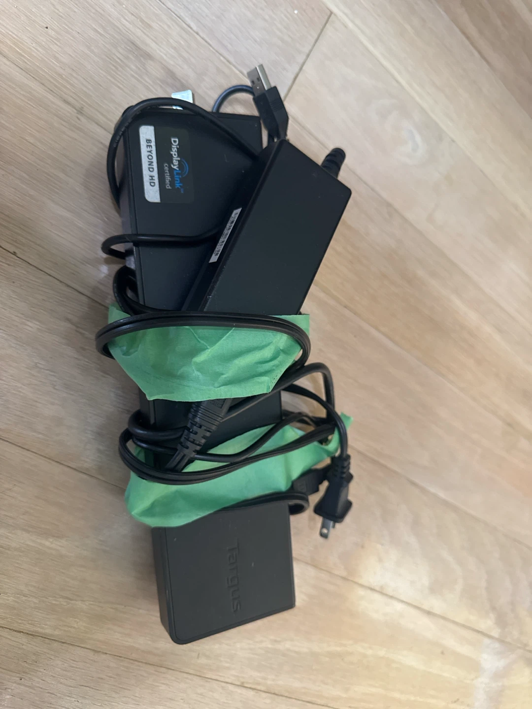 Targus DisplayLink Hub and Power Adapters