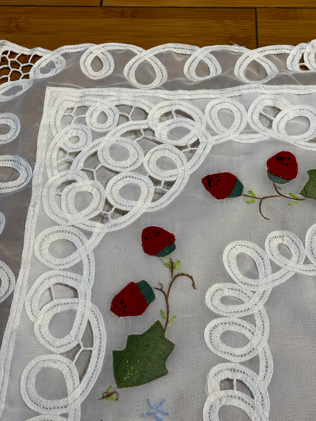 Lace pillow and tissue cover - photo 3