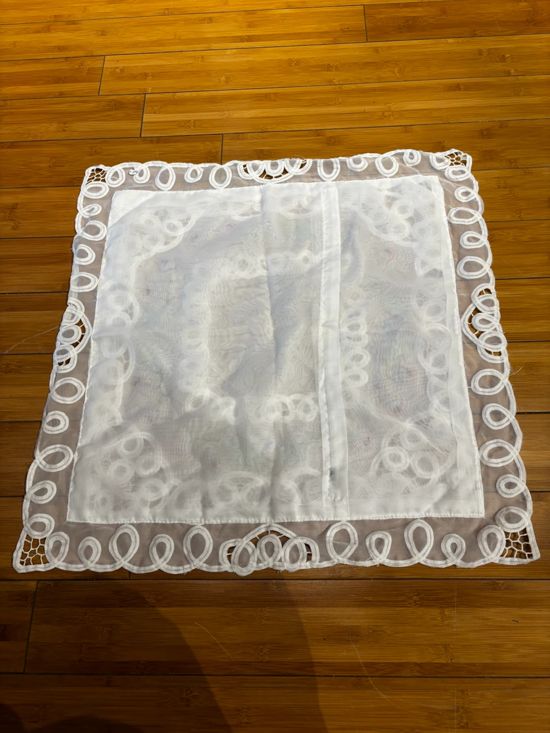 Lace pillow and tissue cover - photo 4