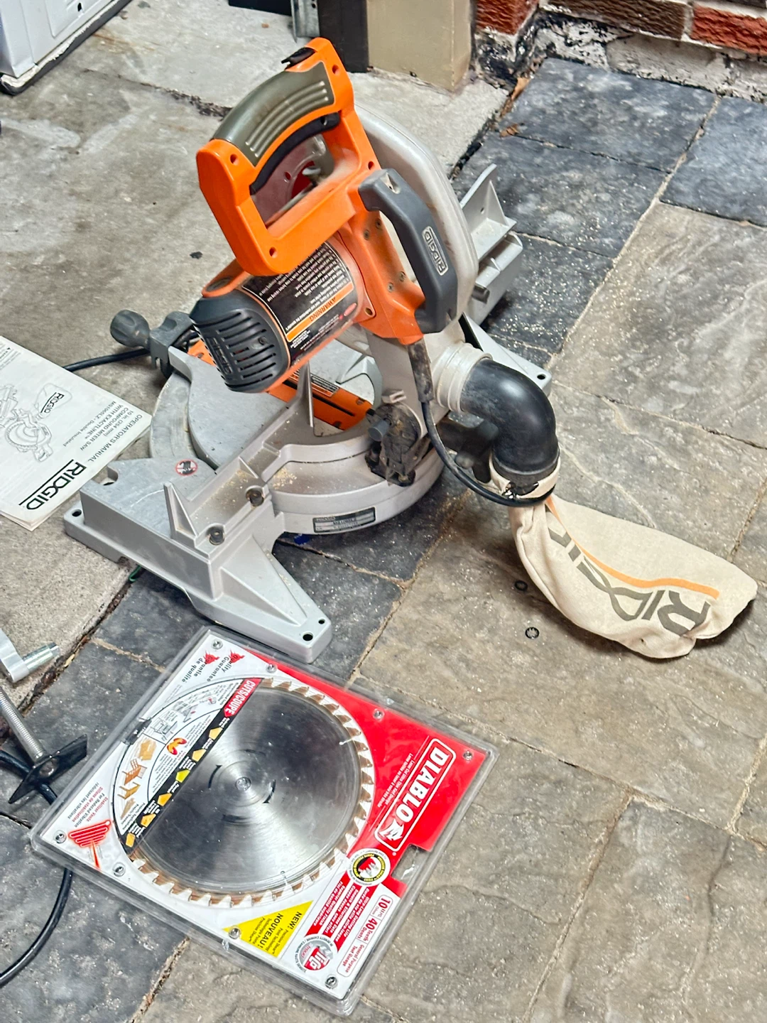 RIDGID 10 in. Compound Miter Saw MS1065LZ