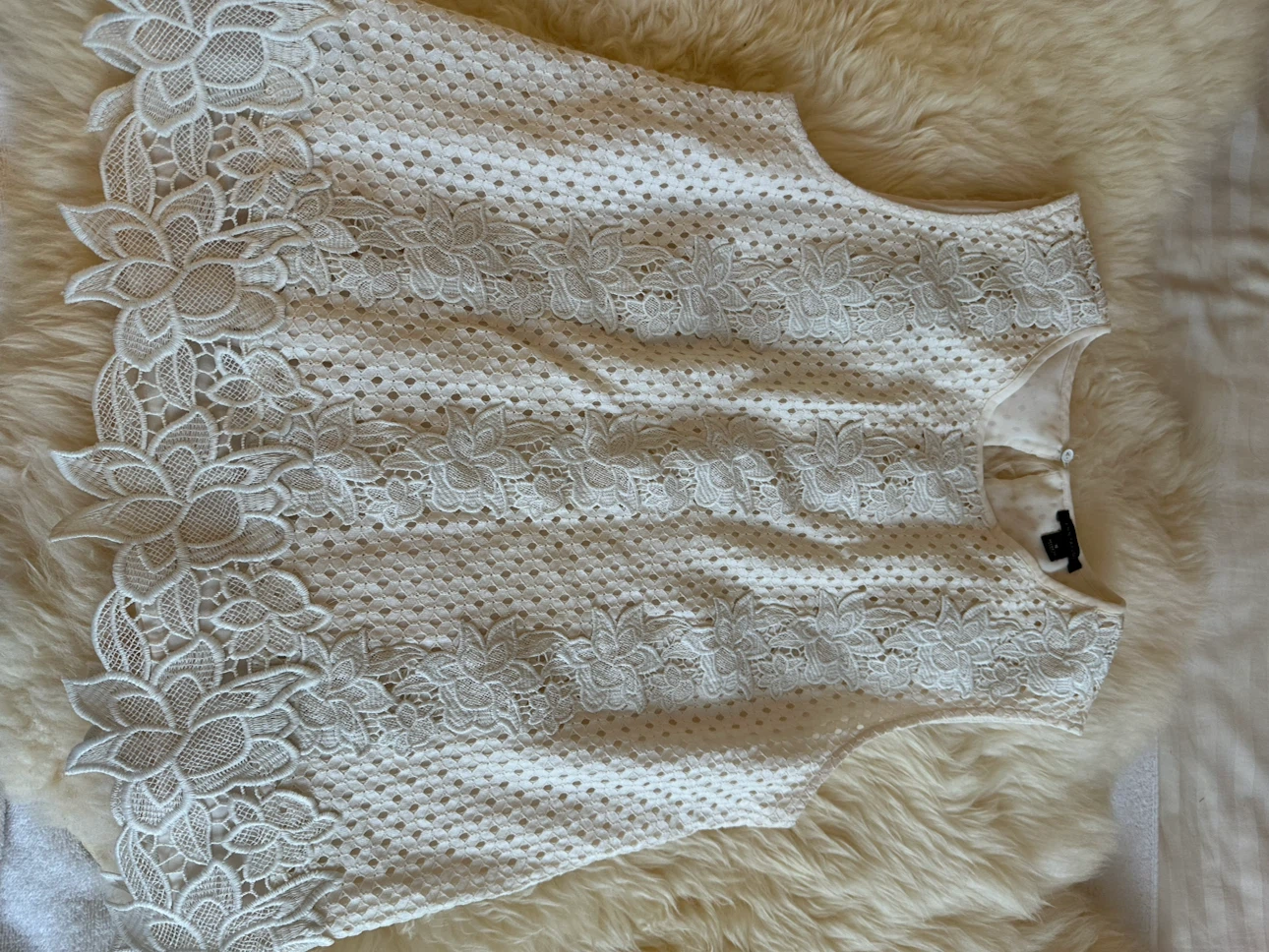 Ann Taylor White Lace Sleeveless Top - Size S