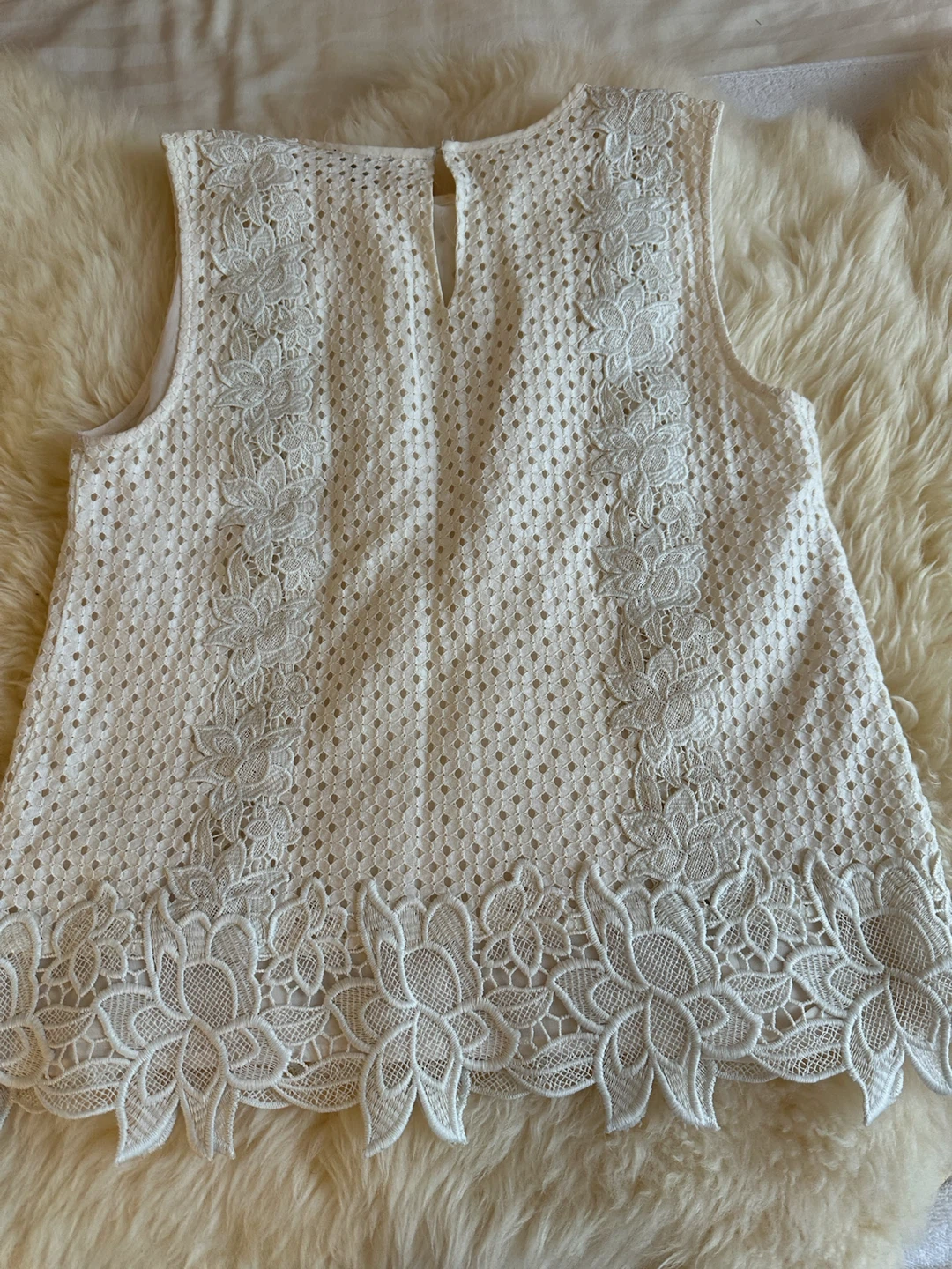 Ann Taylor White Lace Sleeveless Top - Size S - photo 2