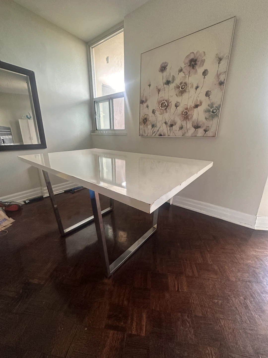 White Table with Metal Legs - photo 2