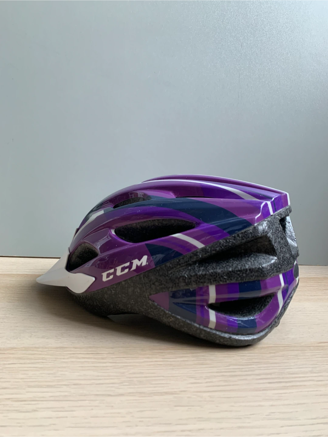 CCM Adult Bike Helmet - photo 3