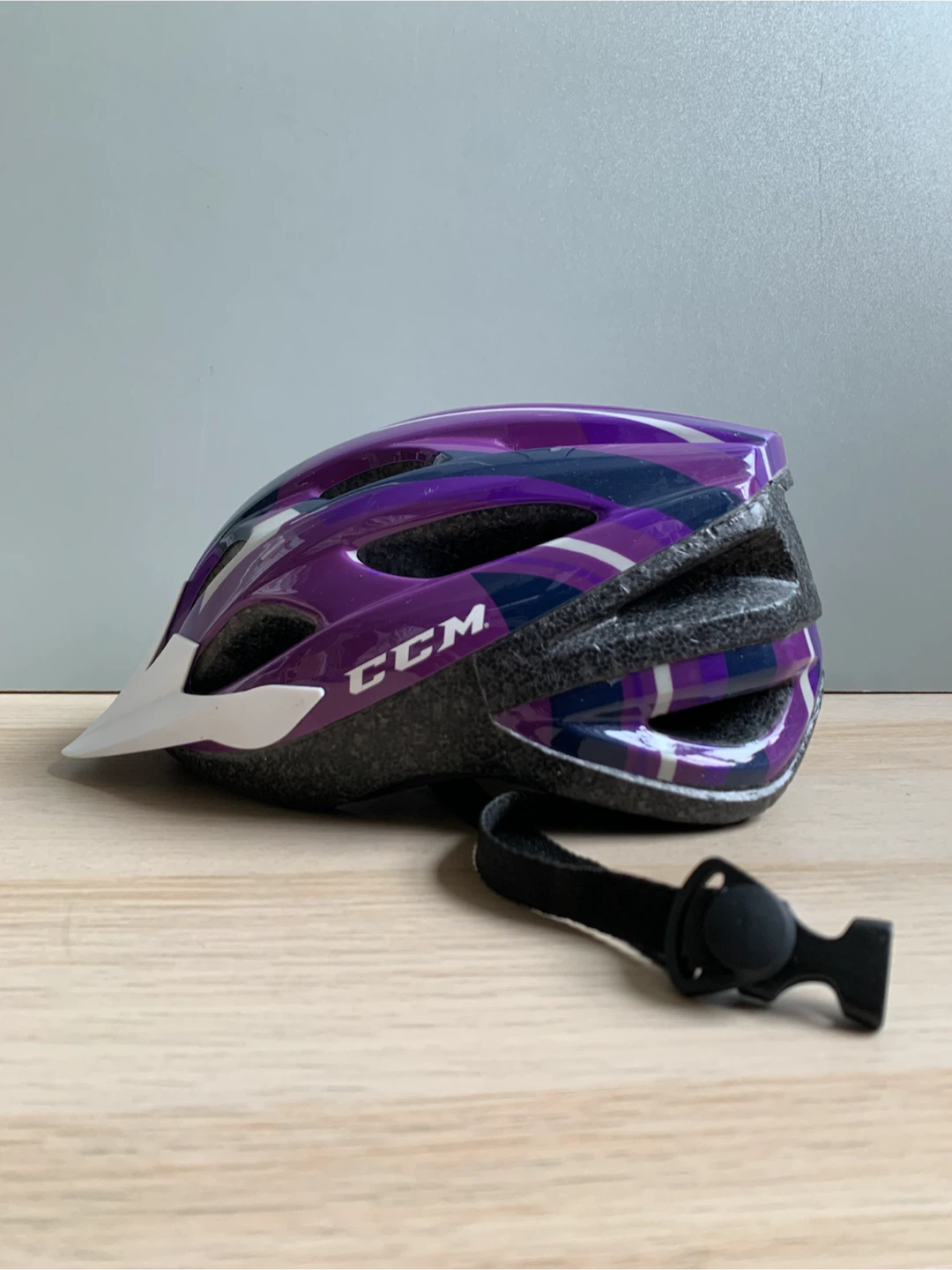CCM Adult Bike Helmet - photo 5