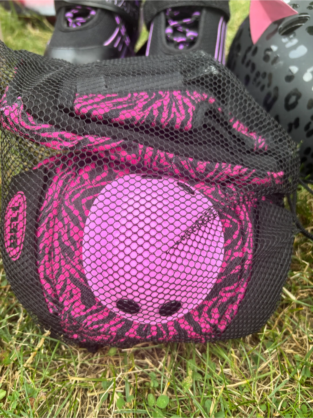 Youth Rollerblade and Helmet Set - photo 4