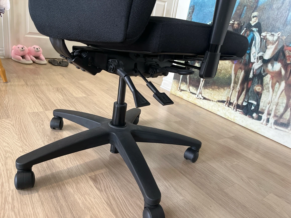 Ergocentric brand Office Chair – Adjustable Armrests & Seat - photo 3
