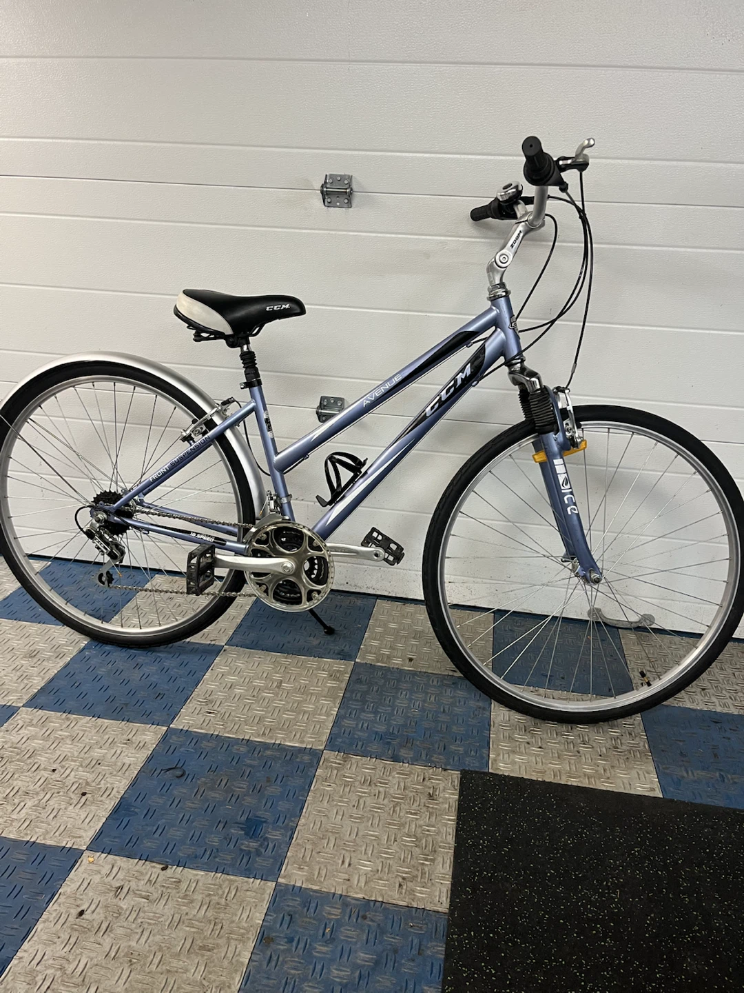 CCM Avanti Women's Hybrid Bike - photo 3