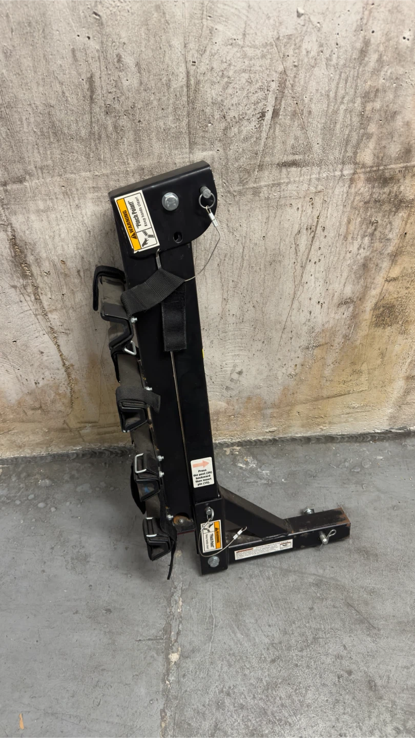 *Moving out sale* Hitch Mounted bike rack
