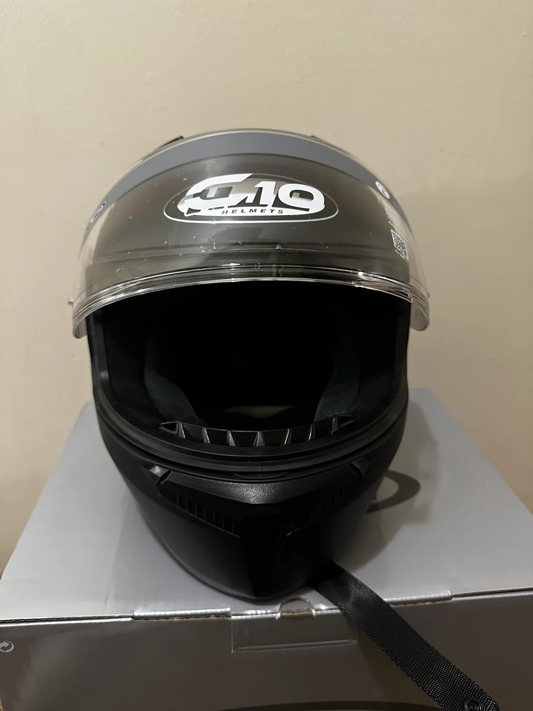 HJC C10 Motorcycle Helmet - photo 4
