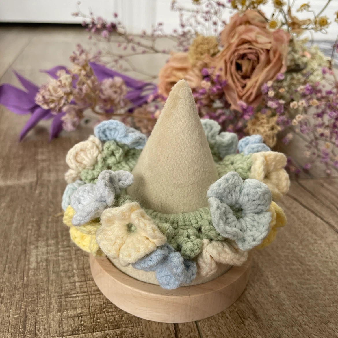 BRAND NEW 🥕 Handmade Crochet Blue Yellow Flowers Scrunchie