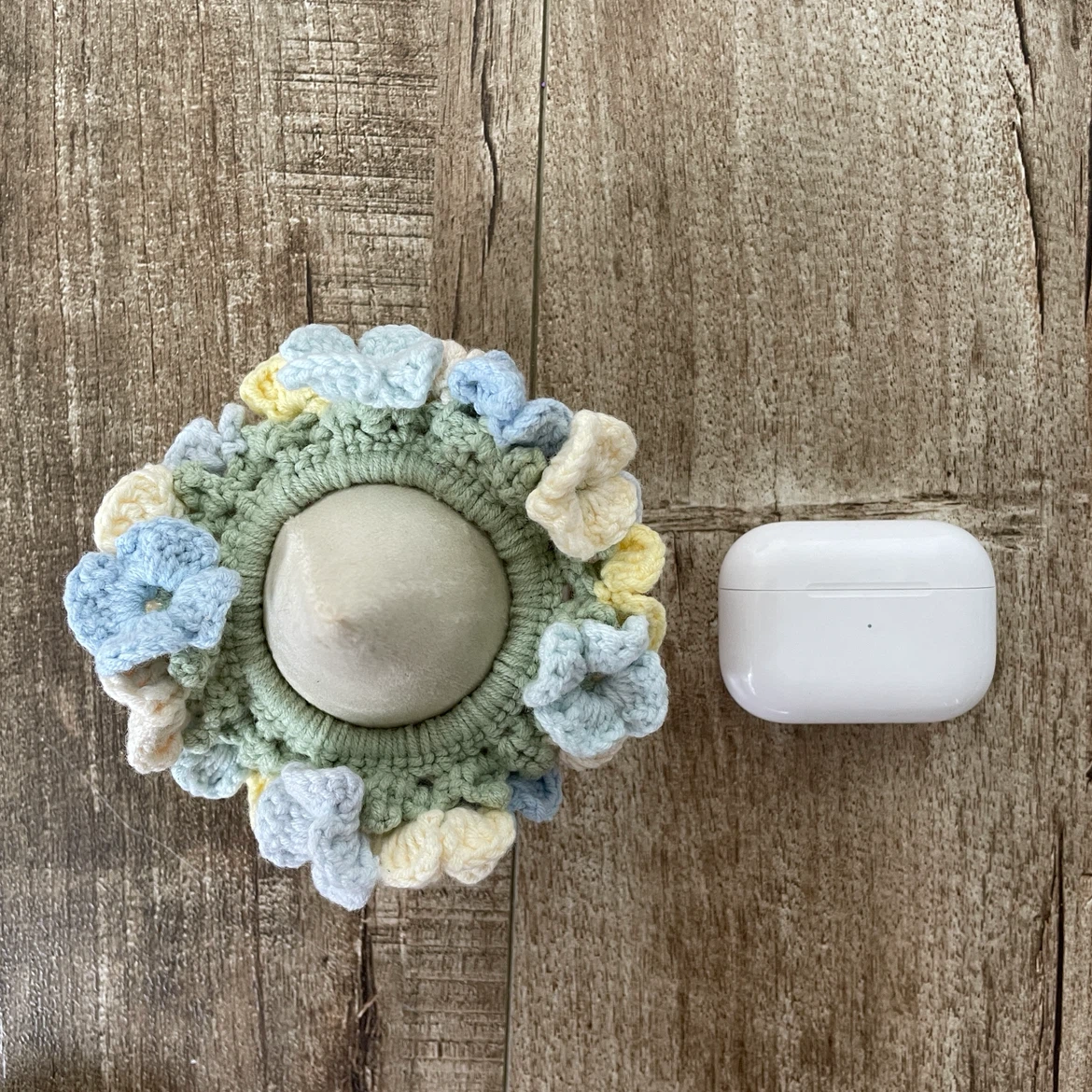 BRAND NEW 🥕 Handmade Crochet Blue Yellow Flowers Scrunchie - photo 3