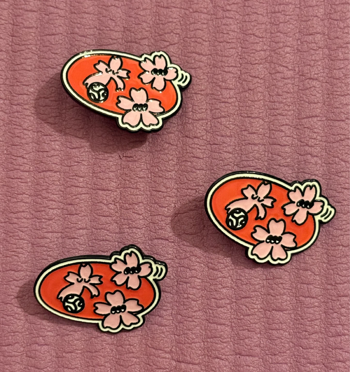 NEW✨Enamel Pins with Flowers