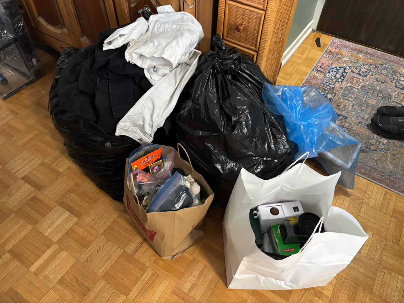 Fujifilm Instax Mini 11 Camera and Clothing Bundle