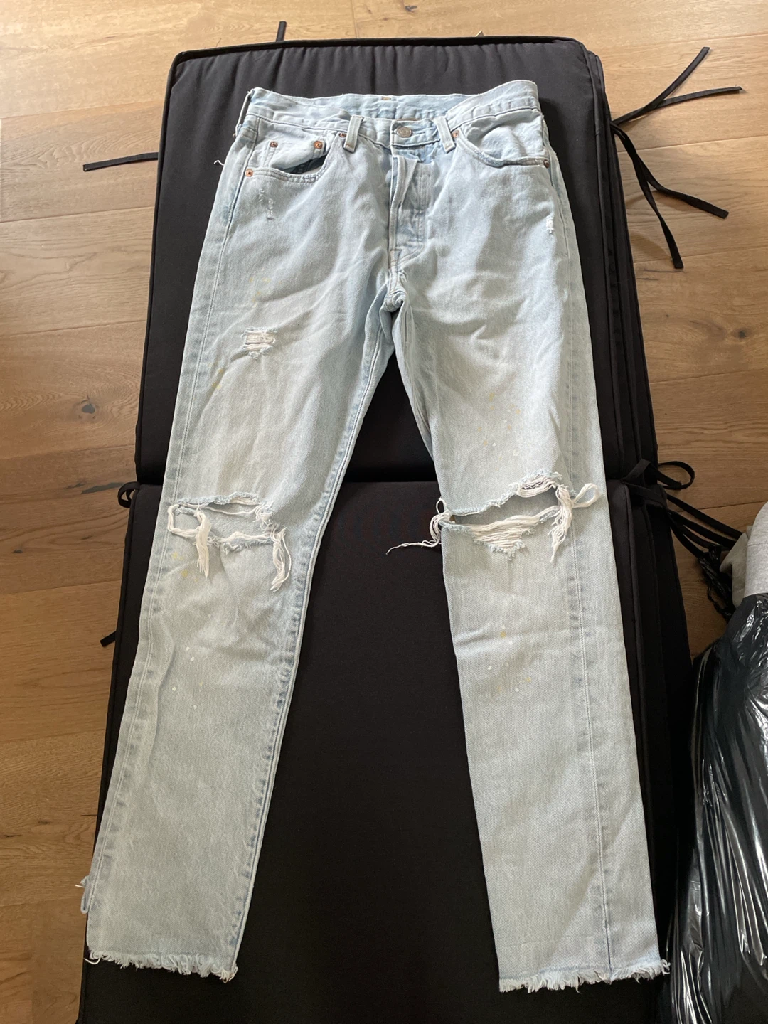 Levi's Light Wash Distressed Jeans