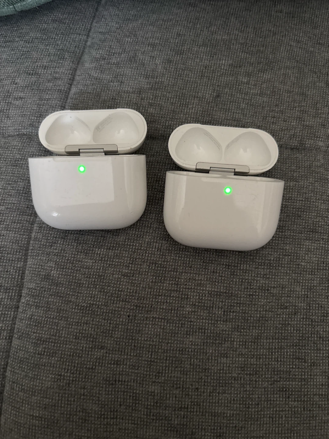 Apple AirPods Pro Charging Case (2 pieces)