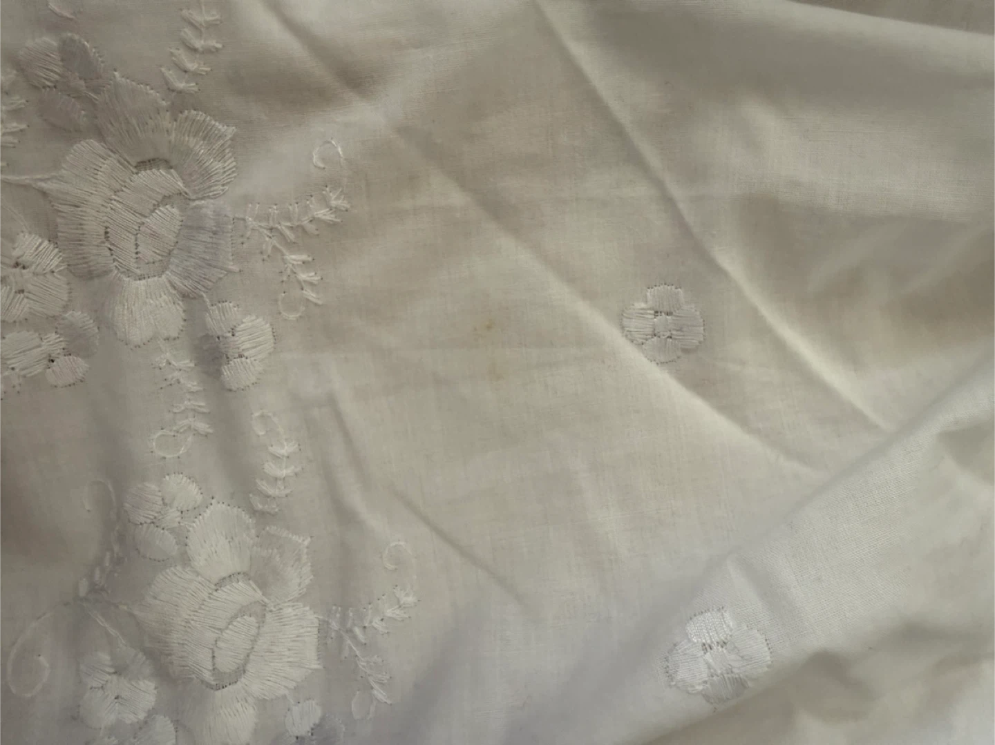 White eyelet sundress with pink ribbon accents - photo 5