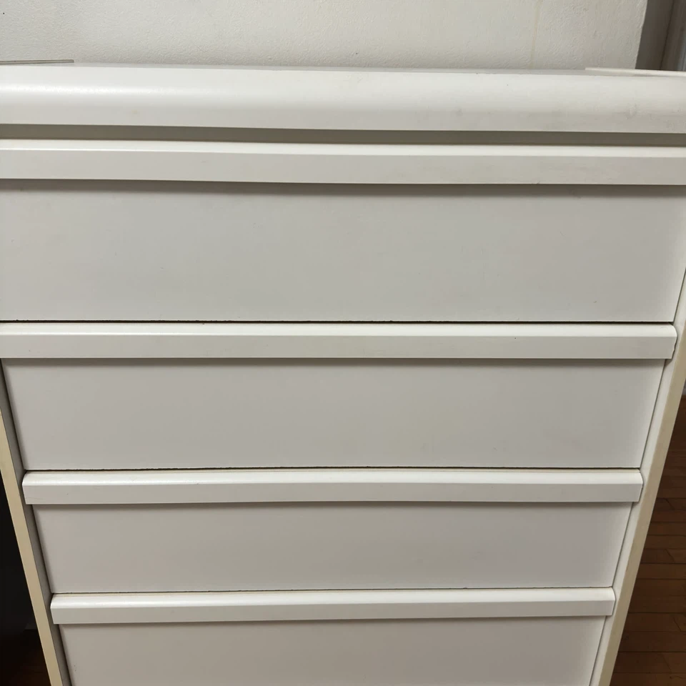 White 5-Drawer Dresser - photo 4