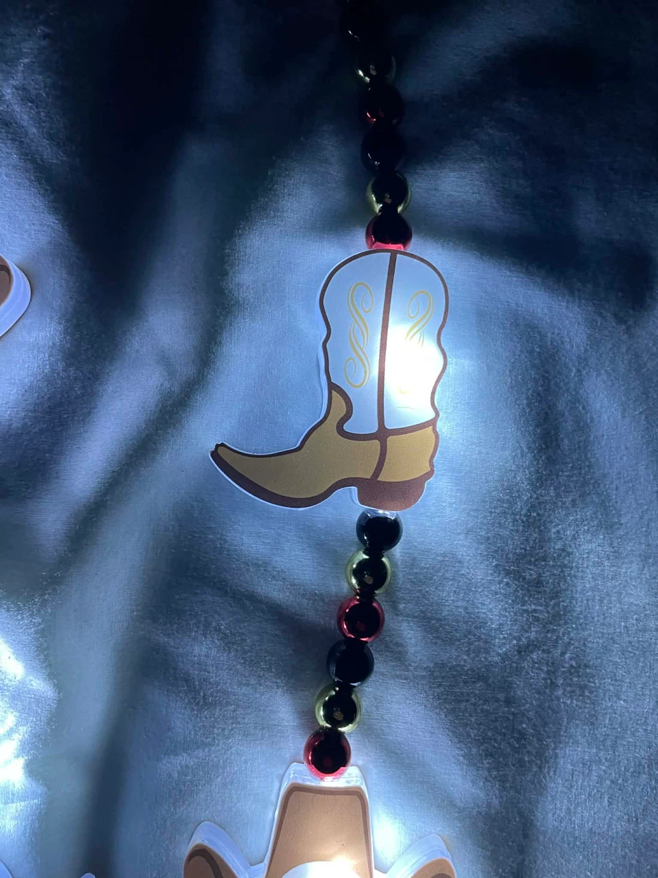 Light-Up Cowboy Hat & Boot Beads - photo 2