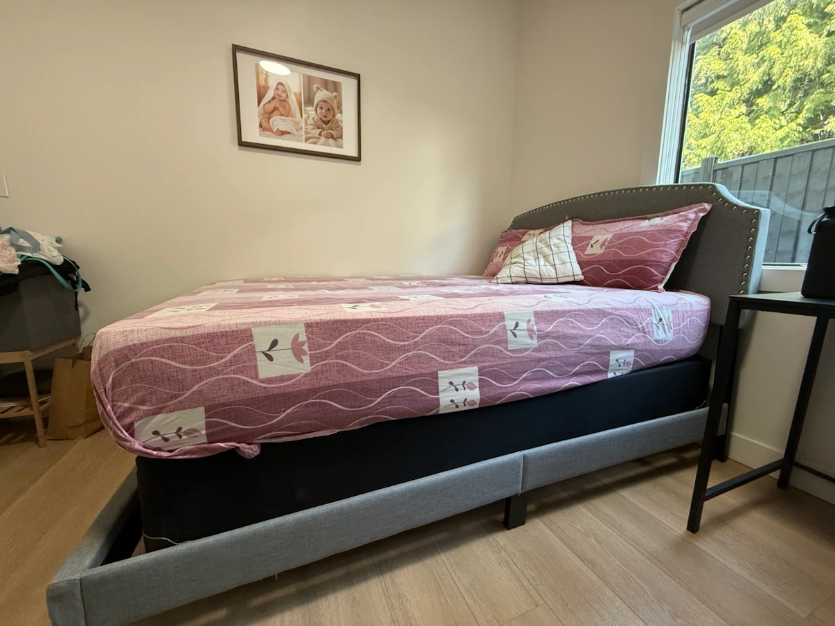 Moving Out Sale – Queen Bed (Excellent Condition) - photo 3