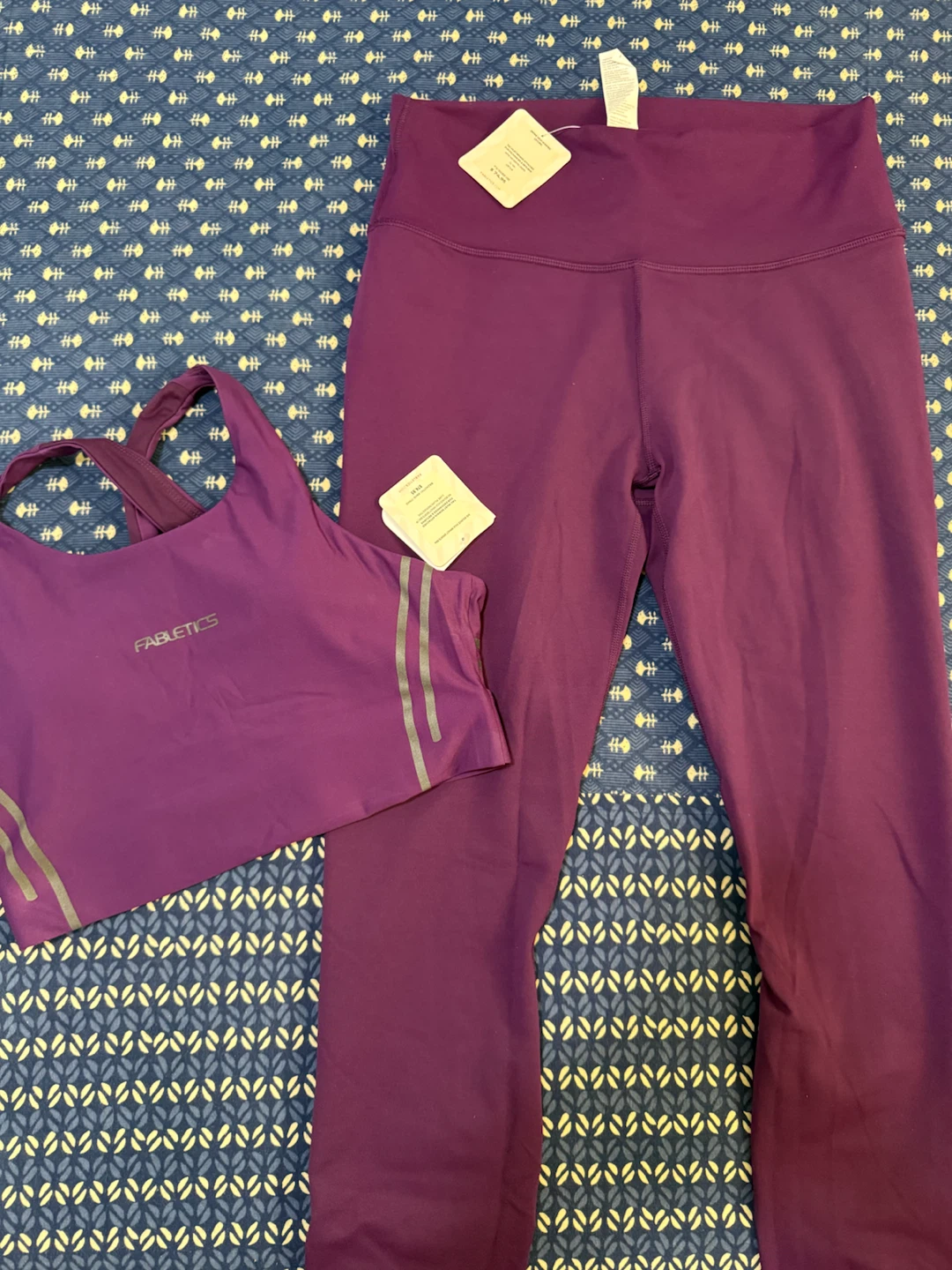 Fabletics Purple Sports Bra and Leggings Set - photo 2