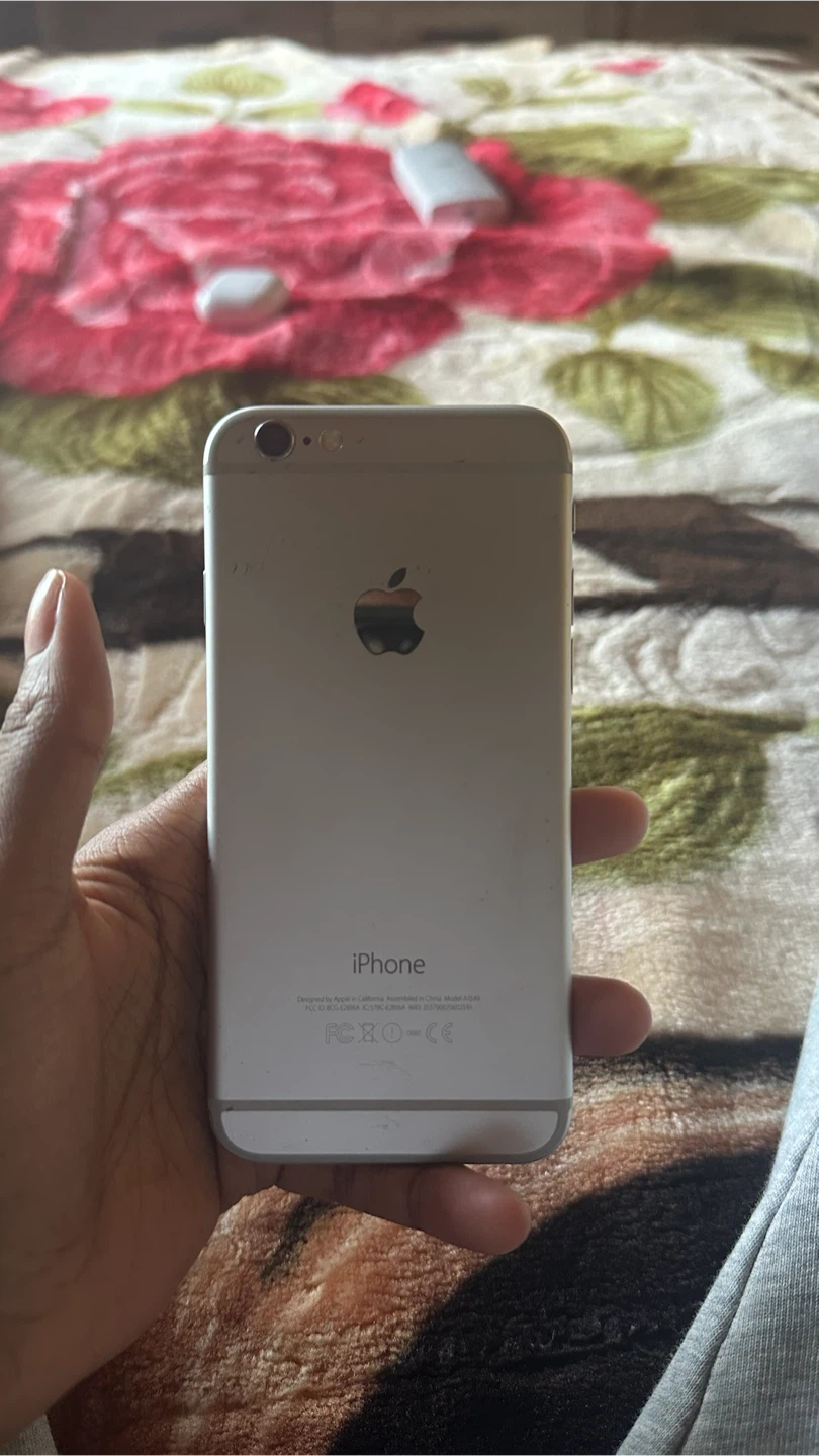 Apple iPhone Bundles - photo 4