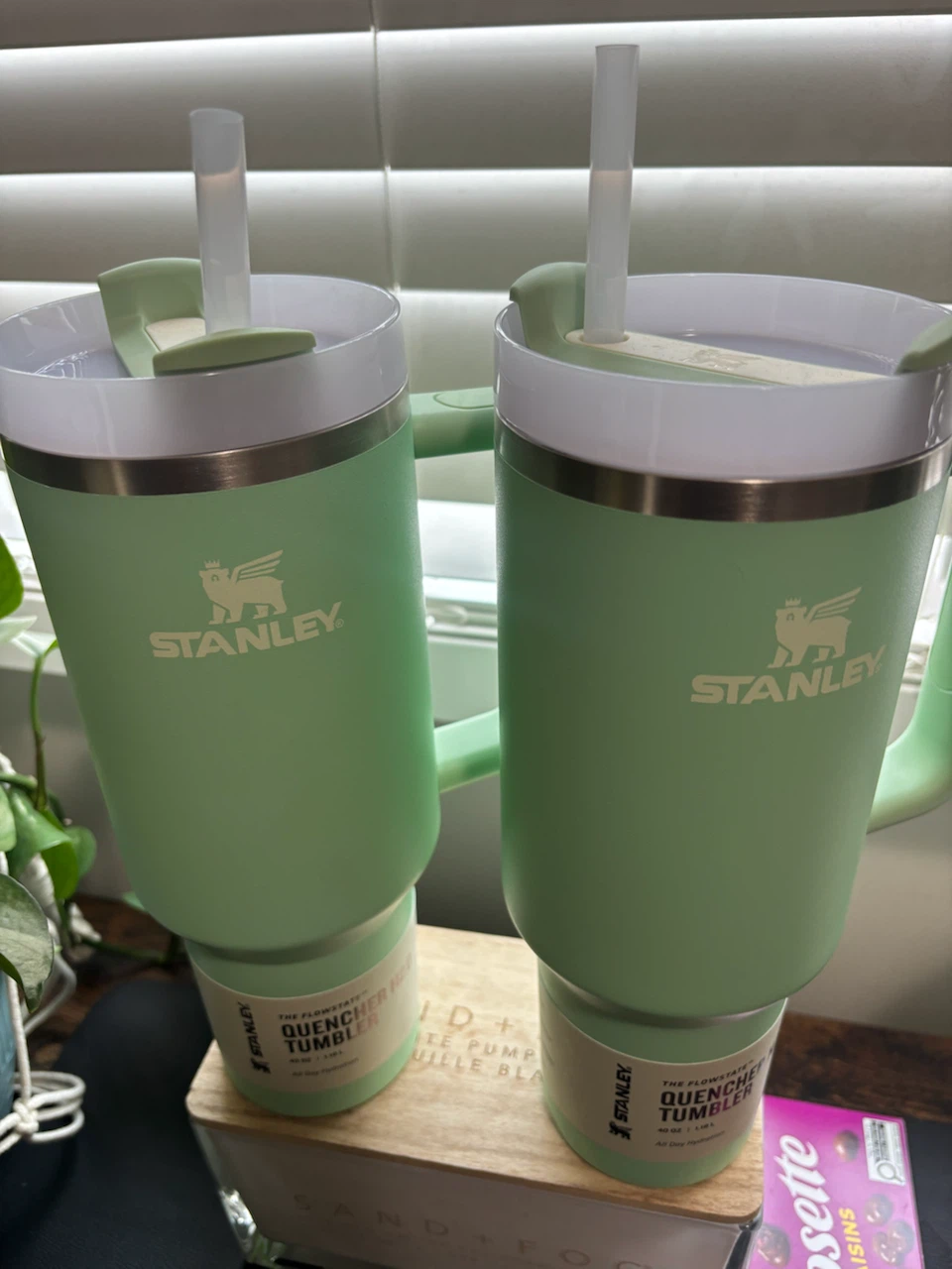 Stanley Flowstate Quencher Tumbler - 40 oz - Sand Fog