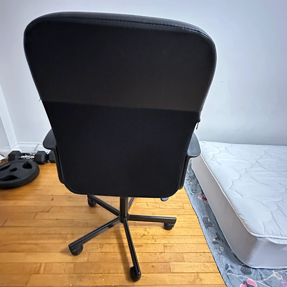 Black Office Chair - photo 3