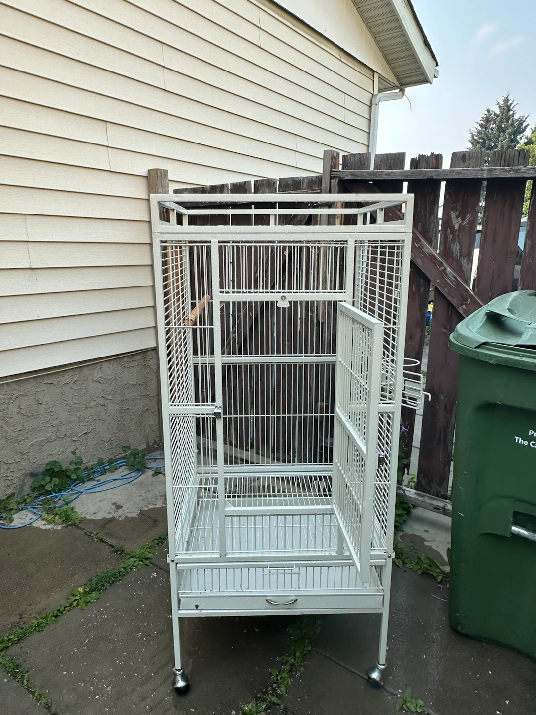 Prevue 24x22 Parrot Cage