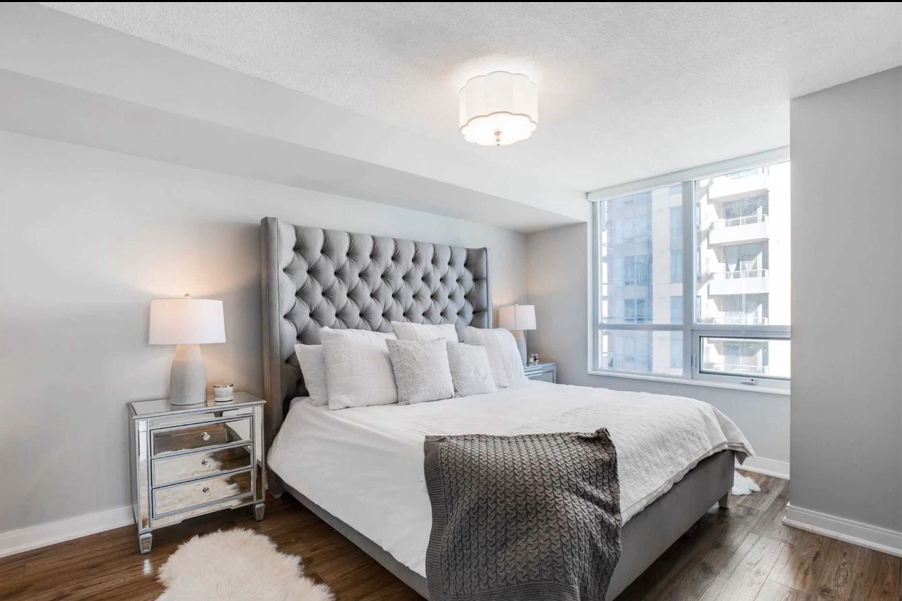 Bernhardt king bed