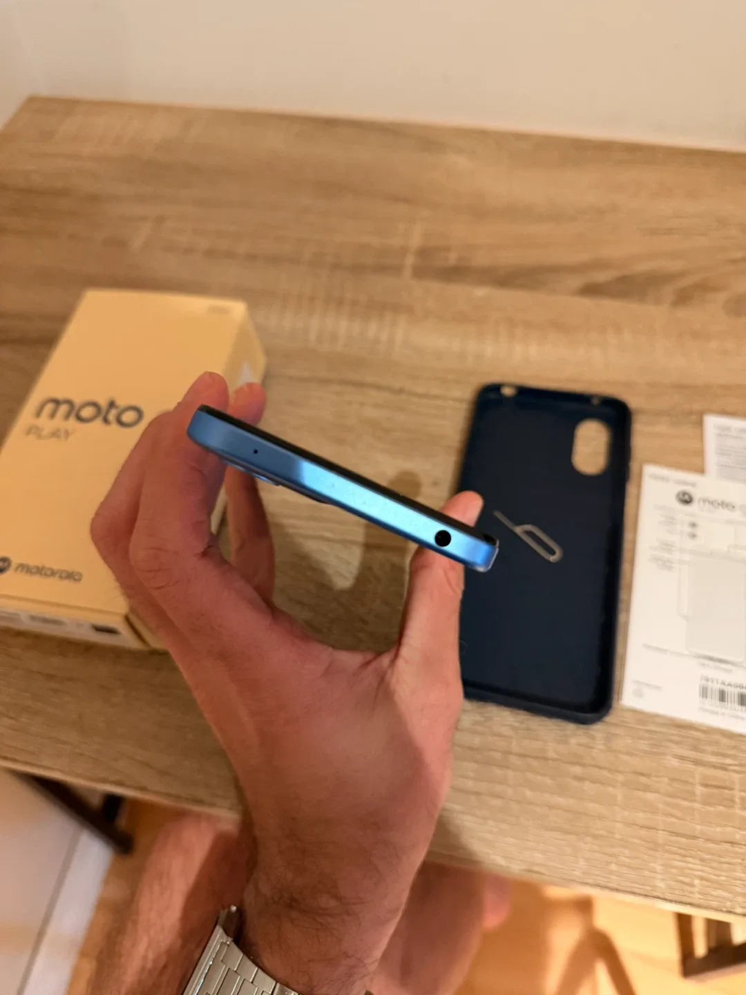 Motorola Moto G Play 2024 Smartphone - UNLOCKED WITH CASE - photo 4