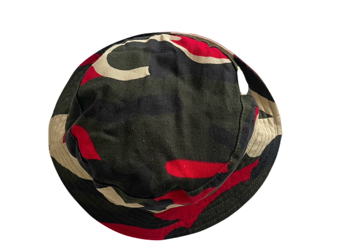 Forever 21 women’s bucket hat, one size, red camo - photo 2