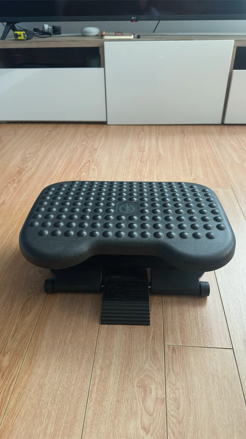 HUANUO Adjustable Footrest Under Desk - photo 2