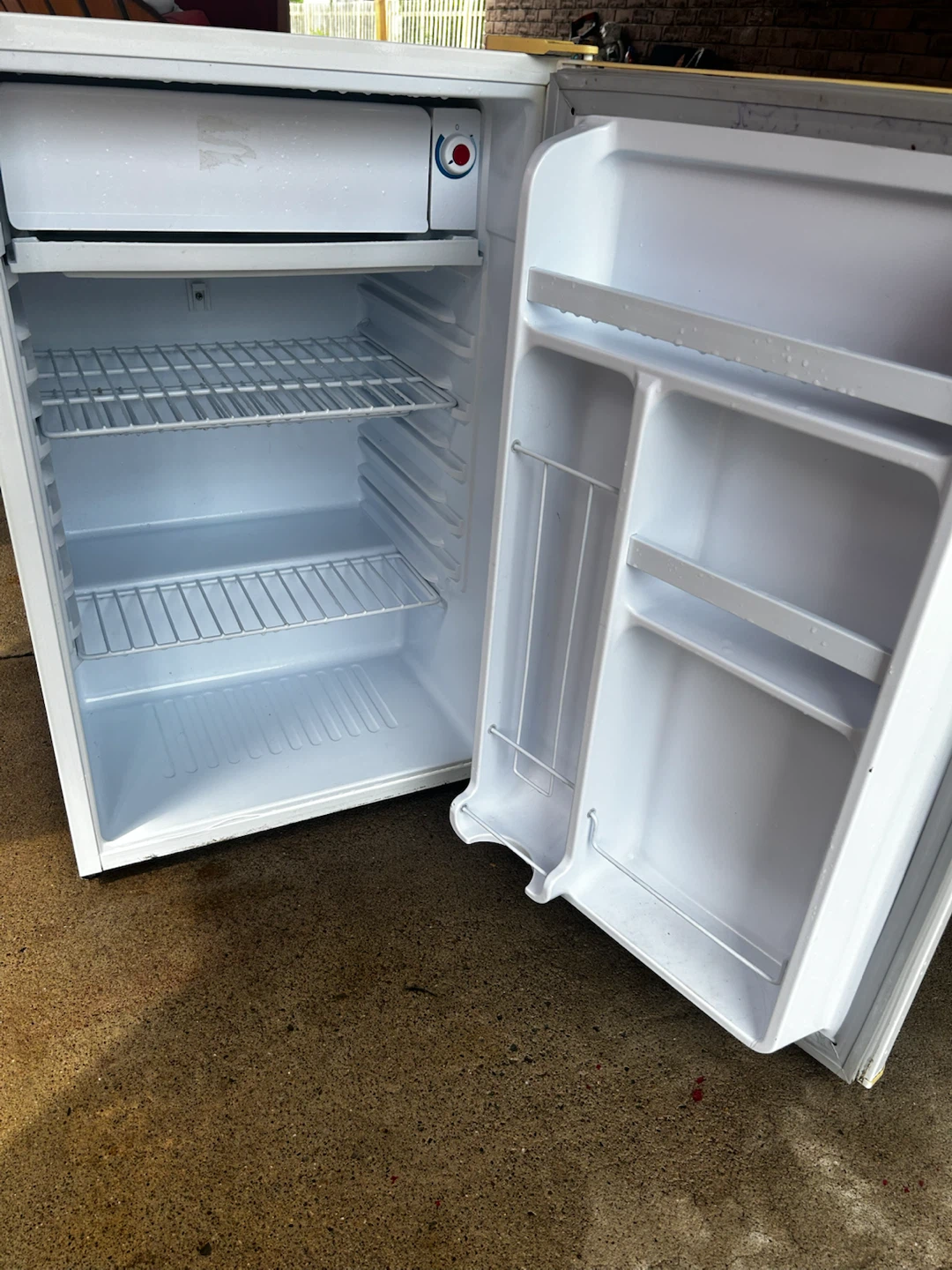 Danby Mini Fridge - photo 2
