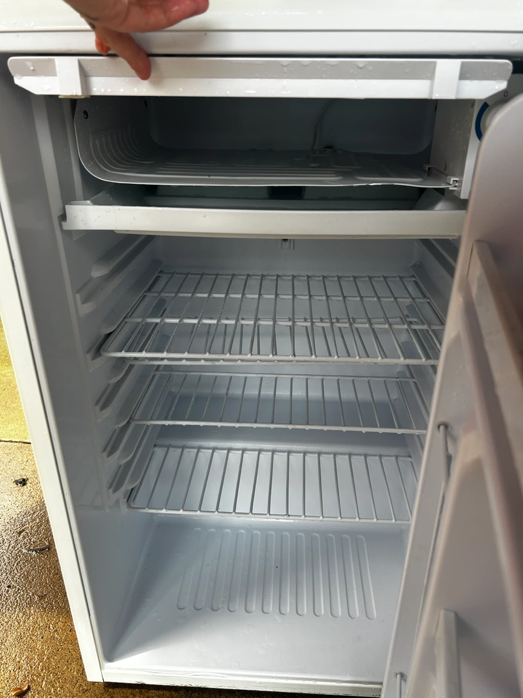 Danby Mini Fridge - photo 4