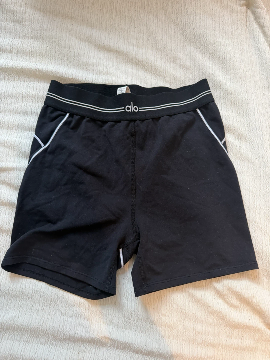 Alo Yoga Biker Shorts - Size M