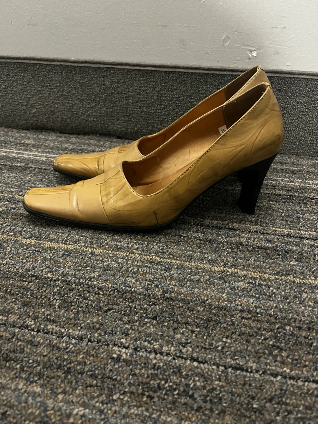 Beige Pointed Heels (size 36)