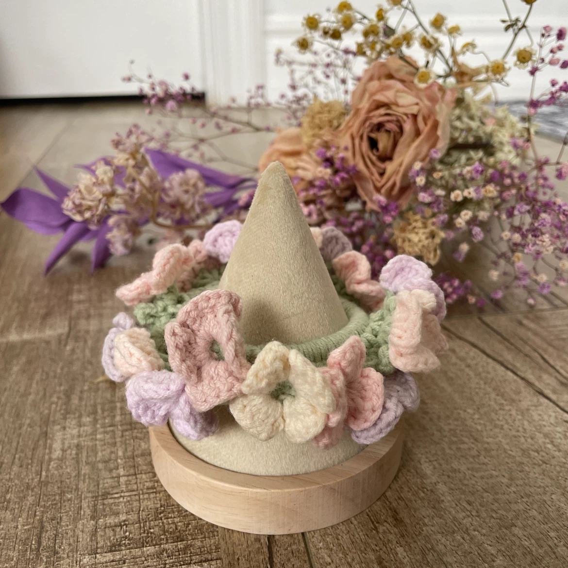 BRAND NEW 🥕 Handmade Crochet Pink Purple Flowers Scrunchie