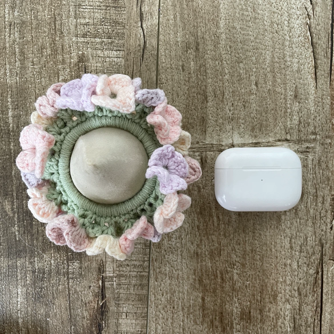 BRAND NEW 🥕 Handmade Crochet Pink Purple Flowers Scrunchie - photo 3
