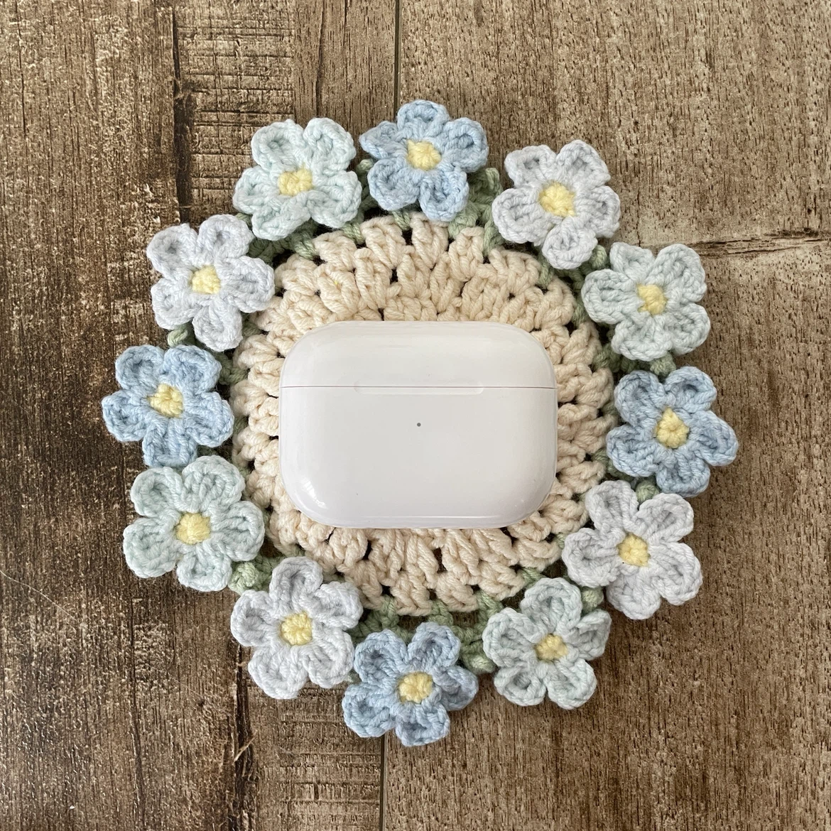 BRAND NEW 🥕 Set of 4 Handmade Crochet Blue Flowers Coasters - photo 2