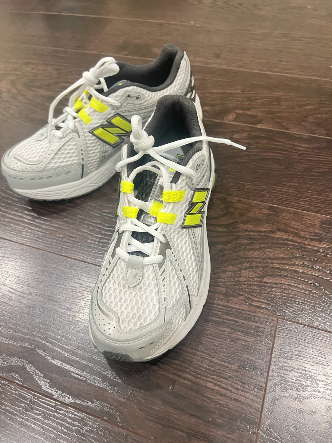 kids New Balance 1906R Running Shoes size 5.5 - photo 3