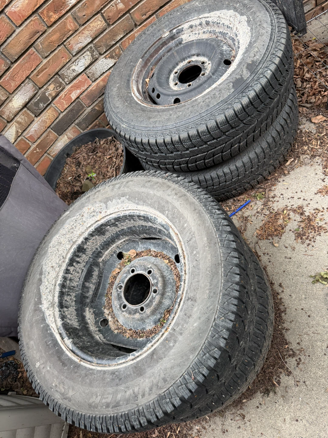 265/70/17 Winter Tires on Rims - photo 4