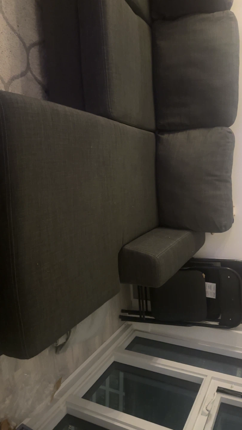 Couch - photo 2