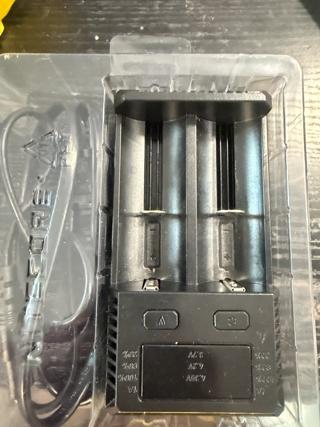 Nitecore Intellicharger NEW i2 Battery Charger - photo 3